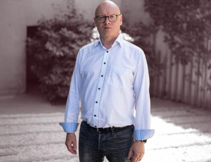 Ilkka Tuomi, experto en gestión del conocimiento, innovación, IA y educación.