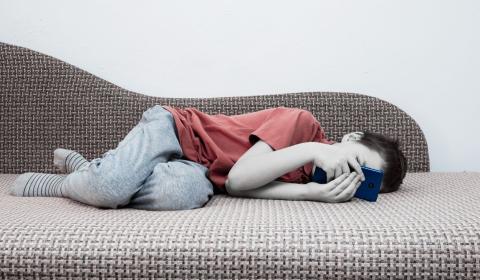 El 69% de los niños utiliza pantallas hasta seis horas por semana.