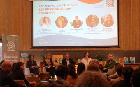 La obra ha contado con la colaboración de más de 30 académicos de distintas universidades y escuelas de negocios.