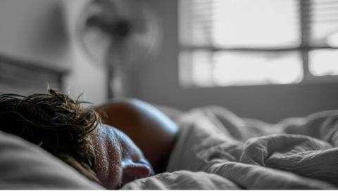 Las noches calurosas están asociadas con un aumento de la mortalidad de hasta un 3%.