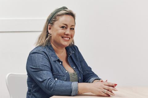 Emma Larreta promueve entre adolescentes actitudes con las que hacer frente a la violencia de género | © Xavi Menós y Aarón León, Fundación &quot;la Caixa”.