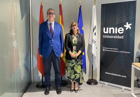 El proyecto busca, al mismo tiempo, formar a estudiantes universitarios en competencias técnicas, sociales y pedagógicas.