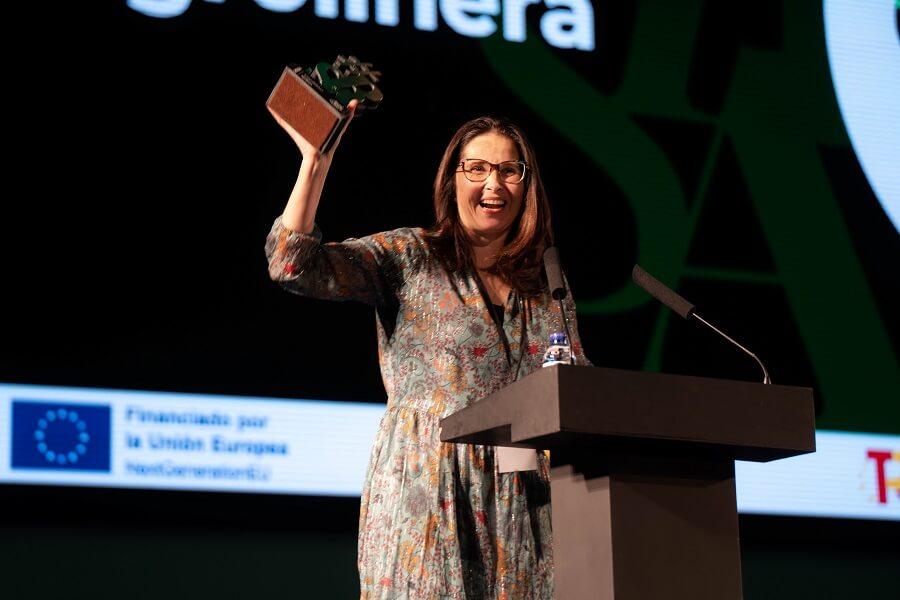 Verónica Menéndez Rodríguez, CEO de Agrolinera, recogiendo el Premio Rural Startup Awards. Verónica Menéndez Rodríguez, CEO de Agrolinera, recogiendo el Premio Rural Startup Awards.