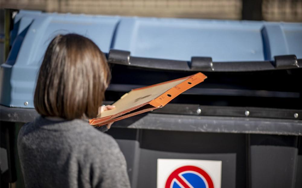 El reciclaje de envases en España comenzó hace 25 años Cada ciudadano separó 27,1 kilos de envases en 2022 para hacer posible su reciclaje.
