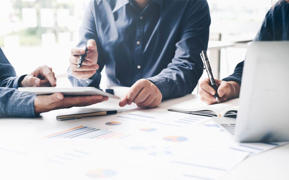 Las empresas del IBEX 35 aportan una información más completa en las áreas de clientes y consumidores.