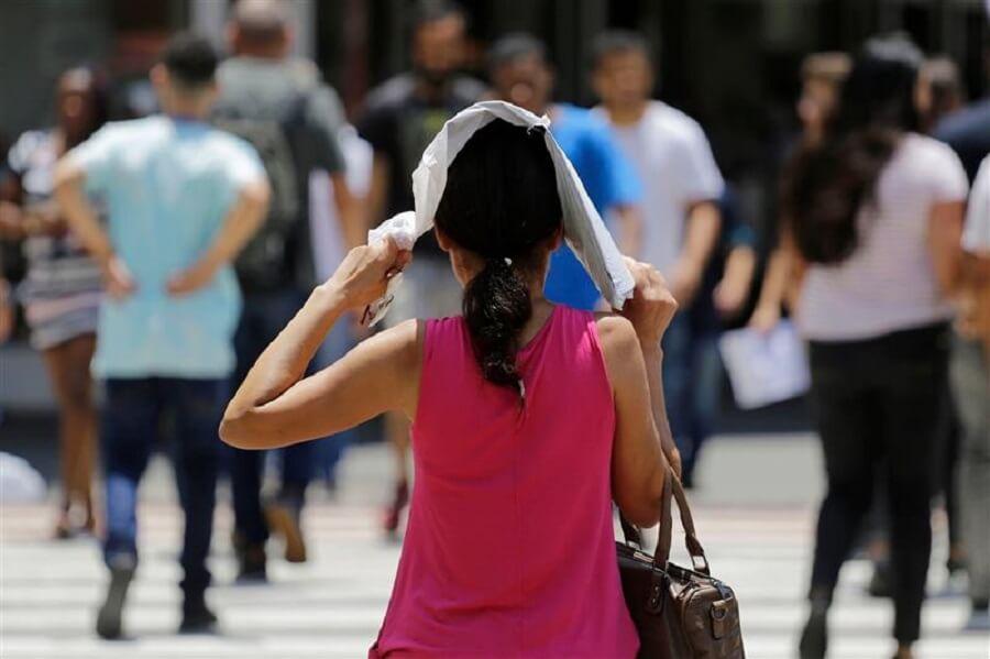 Los expertos creen que la deshidratación podría explicar esta menor función cerebral, ya que los niños son particularmente susceptibles a la pérdida de líquidos. Los expertos creen que la deshidratación podría explicar esta menor función cerebral, ya que los niños son particularmente susceptibles a la pérdida de líquidos.
