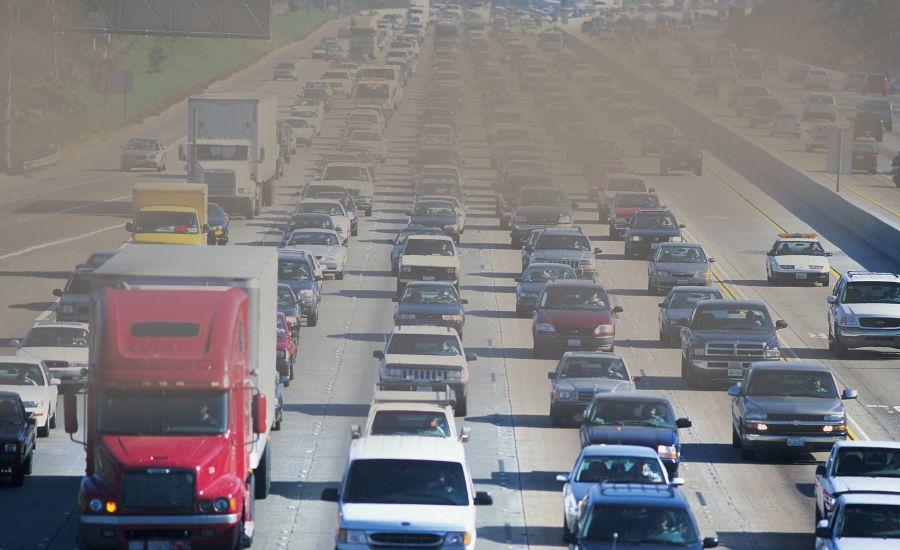 Los atascos en las ciudades no solo generan frustración y pérdida de tiempo, también tienen un impacto directo y grave sobre la calidad del aire y la salud pública. Los atascos en las ciudades no solo generan frustración y pérdida de tiempo, también tienen un impacto directo y grave sobre la calidad del aire y la salud pública.