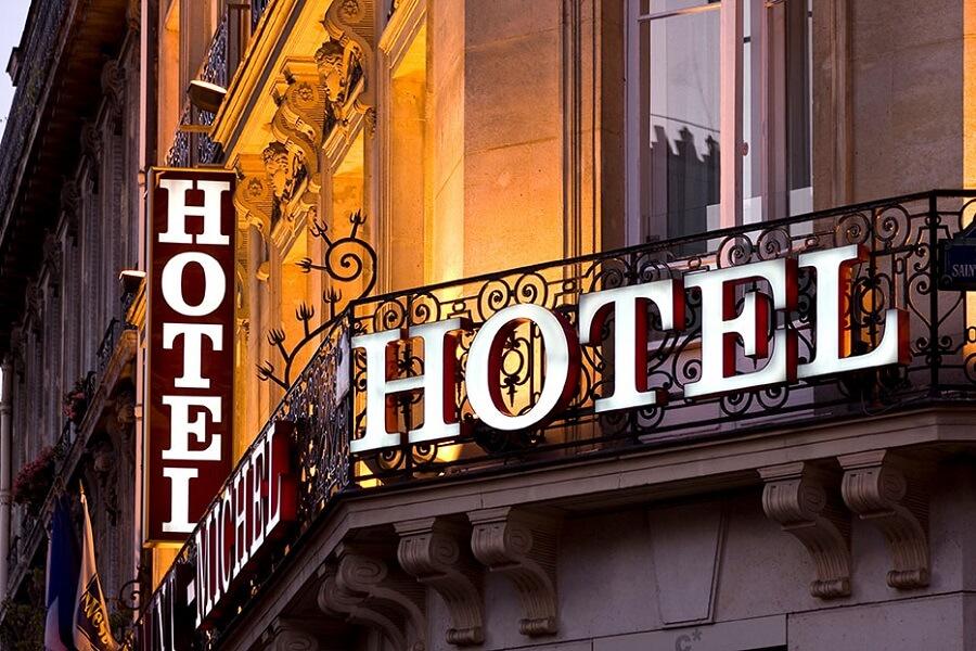 Las principales fuentes de emisiones en la hostelería son el consumo eléctrico, responsable del 62,65% del total; el consumo de gas natural, que representa el 19,1%, y el de propano, con el 7,8%. Las principales fuentes de emisiones en la hostelería son el consumo eléctrico, responsable del 62,65% del total; el consumo de gas natural, que representa el 19,1%, y el de propano, con el 7,8%.